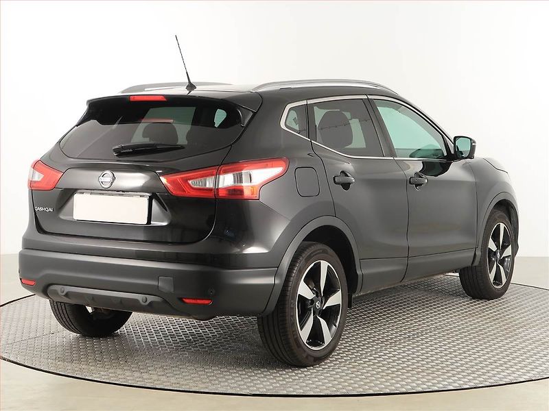 Nissan Qashqai (2014) 1.5 dCi, Serv.kniha, Navi - fotka 5 z 17