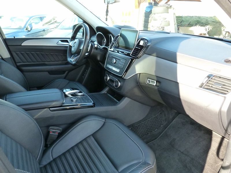 Mercedes-Benz GLE 350 D - fotka 17 z 21