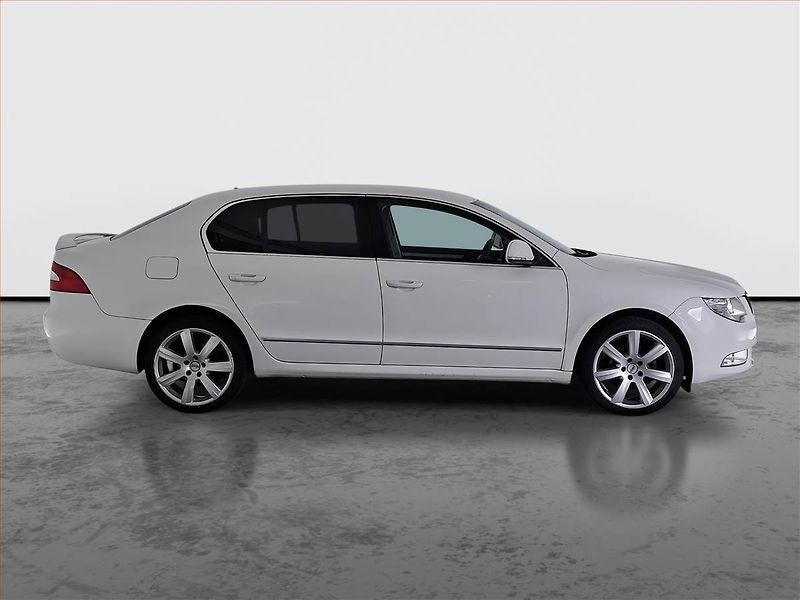 Škoda Superb (2011) 1.6 TDI, Tempomat - fotka 6 z 16