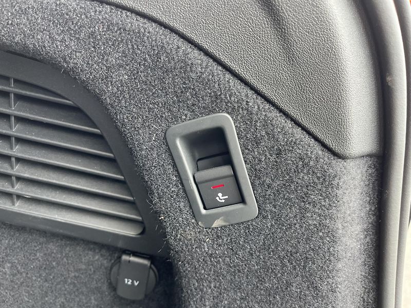 Audi A5 2.0TDi Quattro 150kW S-Line - fotka 14 z 23