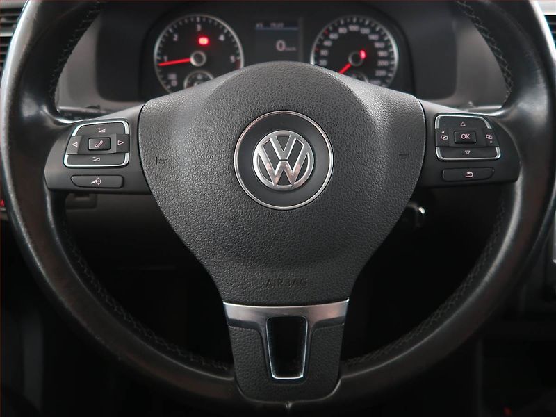 Volkswagen Touran (2011) 2.0 TDI, 7 míst, Navi - fotka 13 z 21