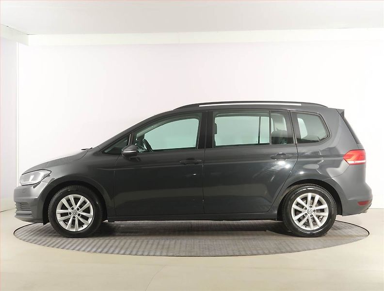 Volkswagen Touran (2016) Comfortline 2.0 TDI, Automat - fotka 3 z 21