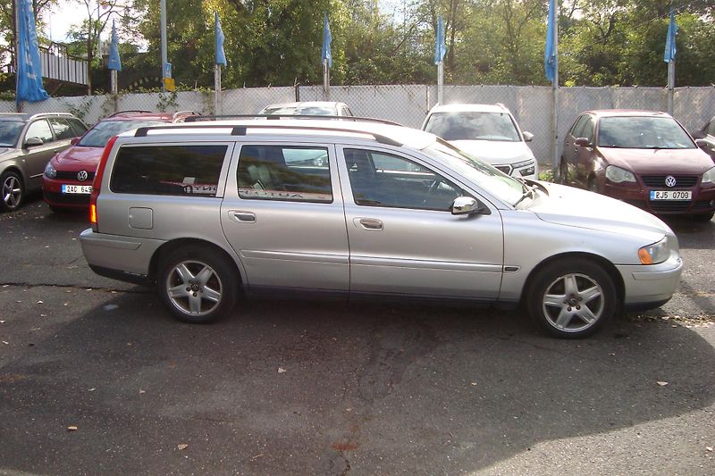 Volvo V70 (2005) 2.4 D5, AUT.,ČR - fotka 8 z 54