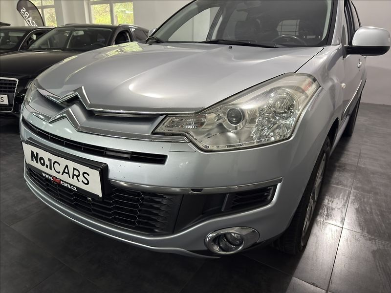 Citroën C-Crosser 2,2   HDI 4X4 EXCLUSIVE XENON - fotka 30 z 38