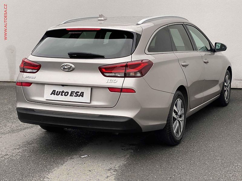 Hyundai i30 (2020) 1.4 i, 1.maj,ČR, servis - fotka 4 z 20