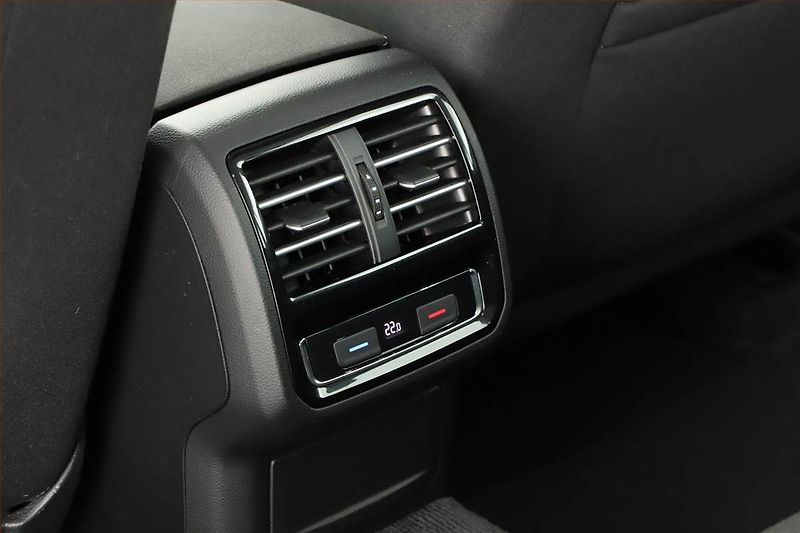 Volkswagen Passat (2016) 2.0 TDI, Navi, Tempomat - fotka 12 z 22