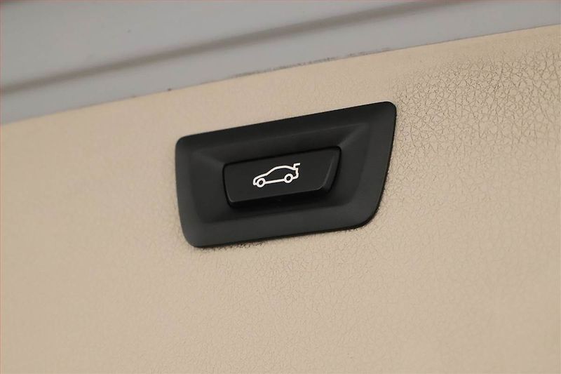 BMW Řada 3 (2013) 320 d xDrive, 4X4, Automat - fotka 11 z 20