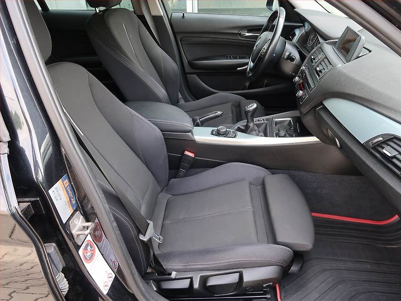 BMW Řada 1 (2014) Comfort 114i, Xenony, Tempomat - fotka 9 z 17