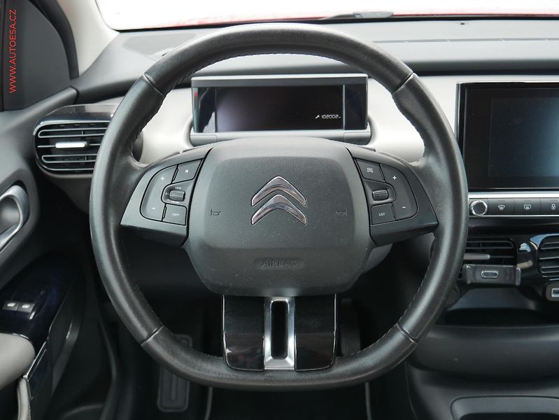 Citroën C4 Cactus (2018) 1.2 PT, ČR, servis.kniha, AC - fotka 11 z 19