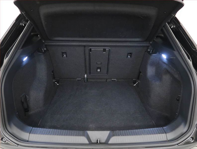Volkswagen ID.4 (2020) Pro Perf. (82 kWh), SoH 90% - fotka 14 z 28