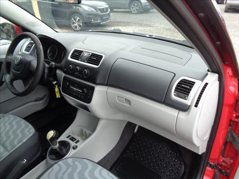 Škoda Fabia 1,2 - fotka 9 z 17