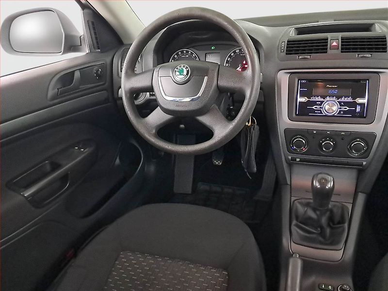 Škoda Octavia (2010) 1.9 TDI, po STK, Tažné - fotka 7 z 16