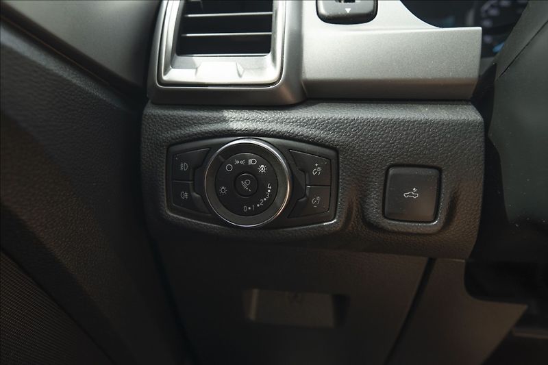 Ford Ranger 2,0 EcoBlue 4WD DOUBLE CAB ČR - fotka 26 z 37
