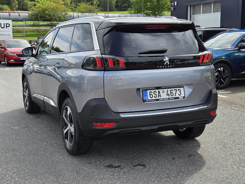 Peugeot 5008 (2024) 1.2 PT 130 ALLURE PACK EAT8 - fotka 3 z 34