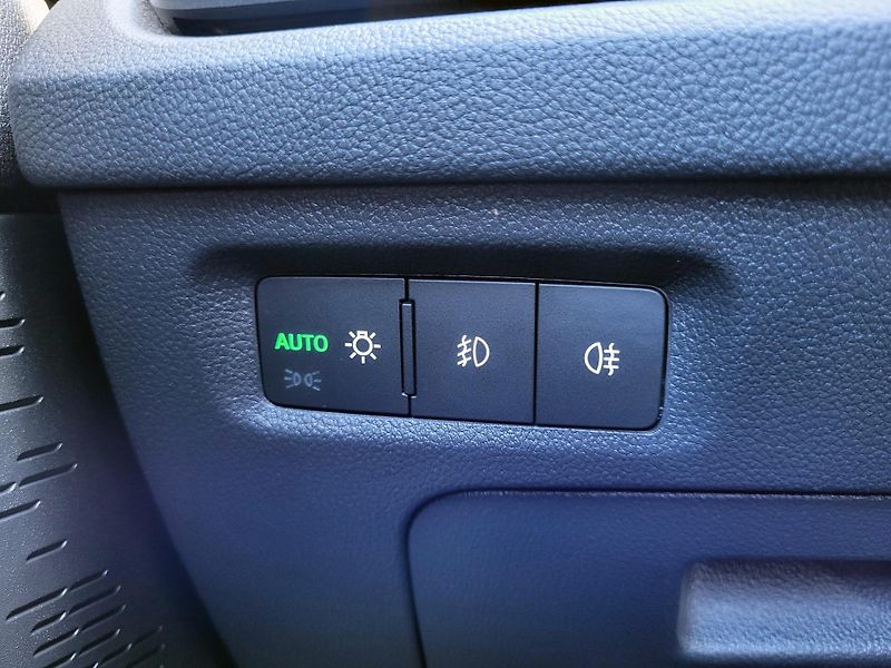 Škoda Octavia IV combi 2.0 TDi AMBITION *ČR - fotka 20 z 47