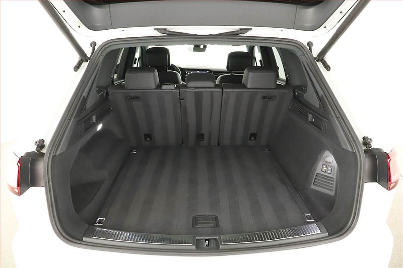 Volkswagen Touareg (2020) V8 TDI - fotka 11 z 23