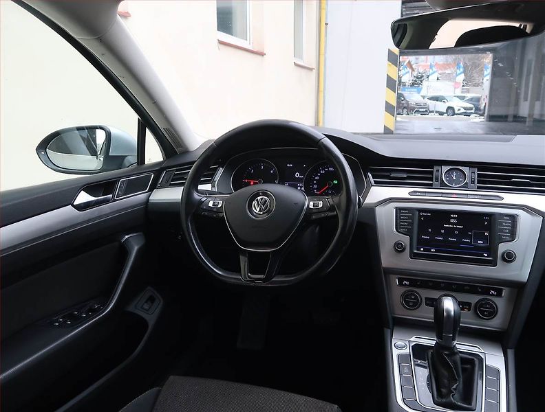 Volkswagen Passat (2017) 2.0 TDI, Automat, Navi - fotka 7 z 20