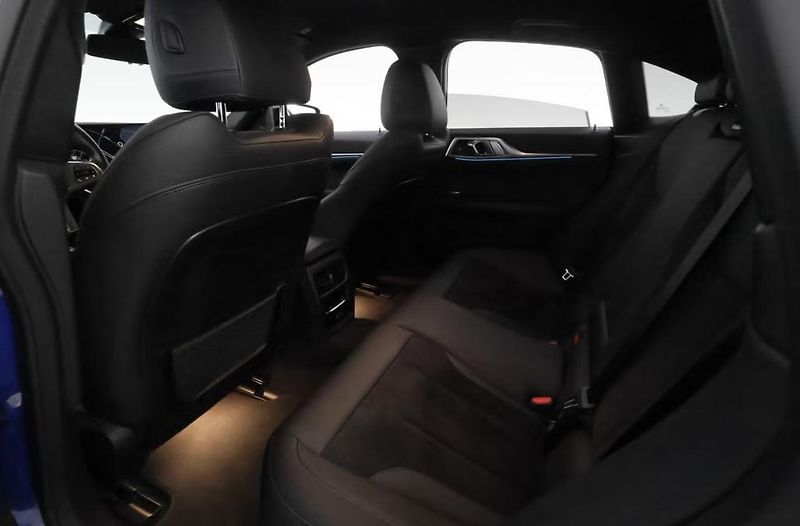 BMW i4 eDrive40 GC Tažné Ambient Kam - fotka 17 z 28