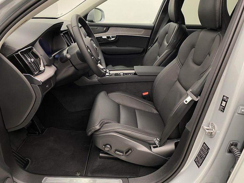 Volvo XC90 (2026) B5 AWD AUT BRIGHT PLUS 7míst - fotka 3 z 70