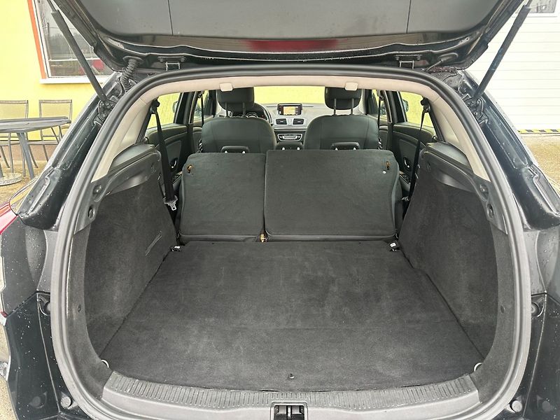 Renault Mégane III Sportour 1.5 DCi 81kW/Navi - fotka 19 z 34