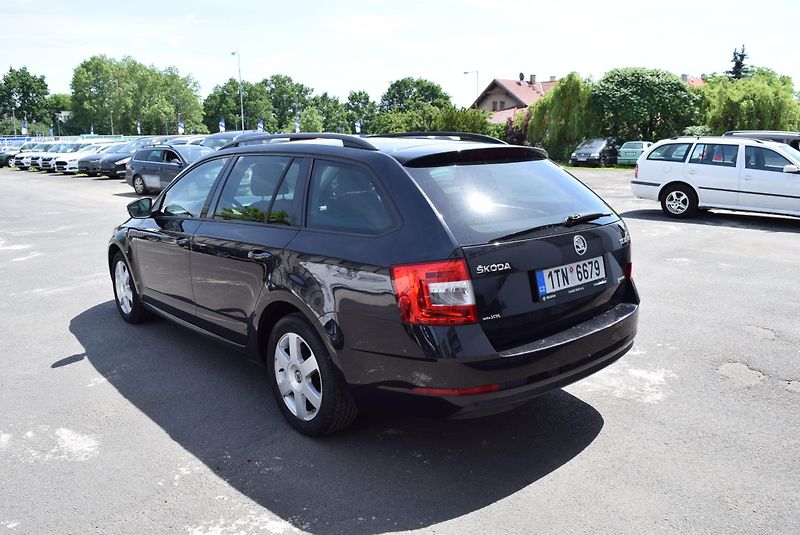 Škoda Octavia (2018) 1.6TDI 85kw DSG AMBITION APP  - fotka 11 z 42