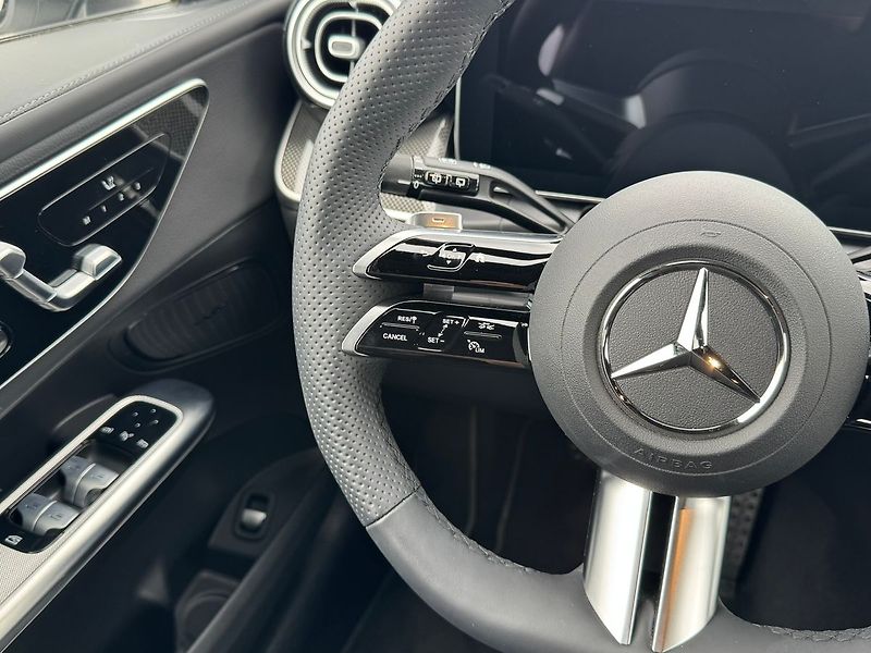 Mercedes-Benz GLC 220 d 4MATIC AMG Line - fotka 13 z 26
