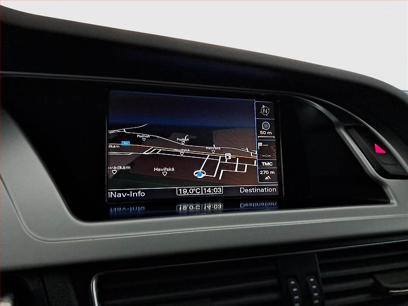 Audi A4 (2010) 2.0 TDI, nová STK - fotka 13 z 15