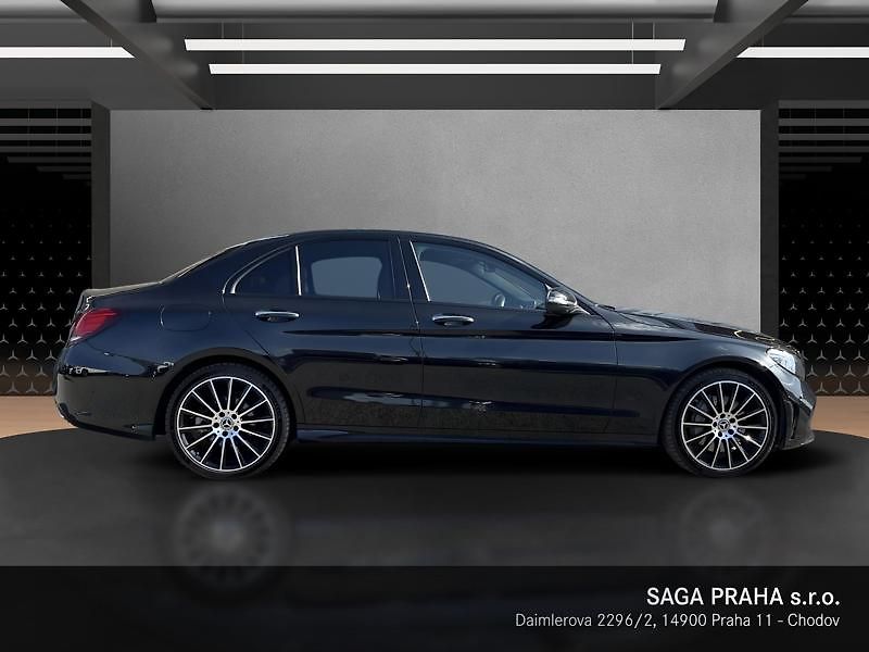 Mercedes-Benz Třídy C Třída C 400 4MATIC AMG Line - fotka 3 z 18