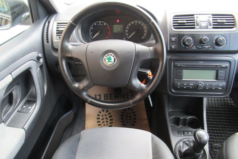 Škoda Fabia 1.2i KLIMA - fotka 10 z 32