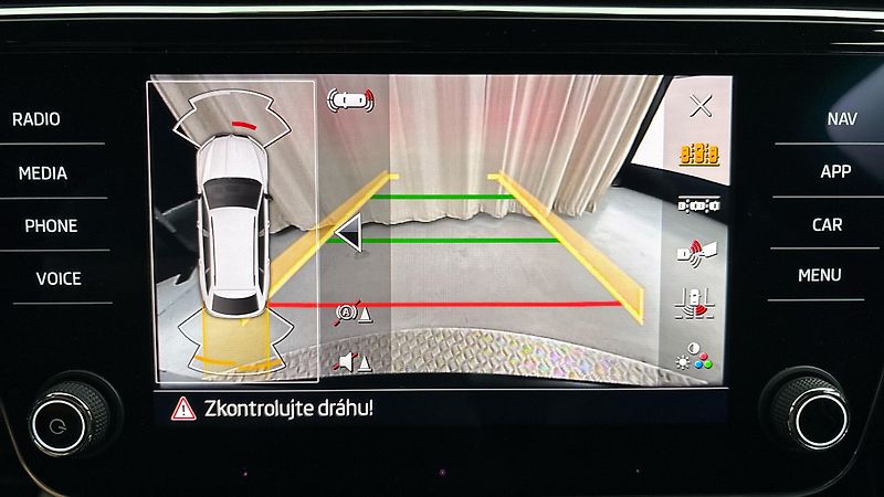 Škoda Superb 2.0 TDI DSG 4x4 Sportline Comb - fotka 12 z 28