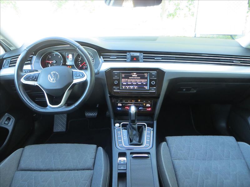 Volkswagen Passat 2,0 TDI 110kW Business ČR - fotka 26 z 26