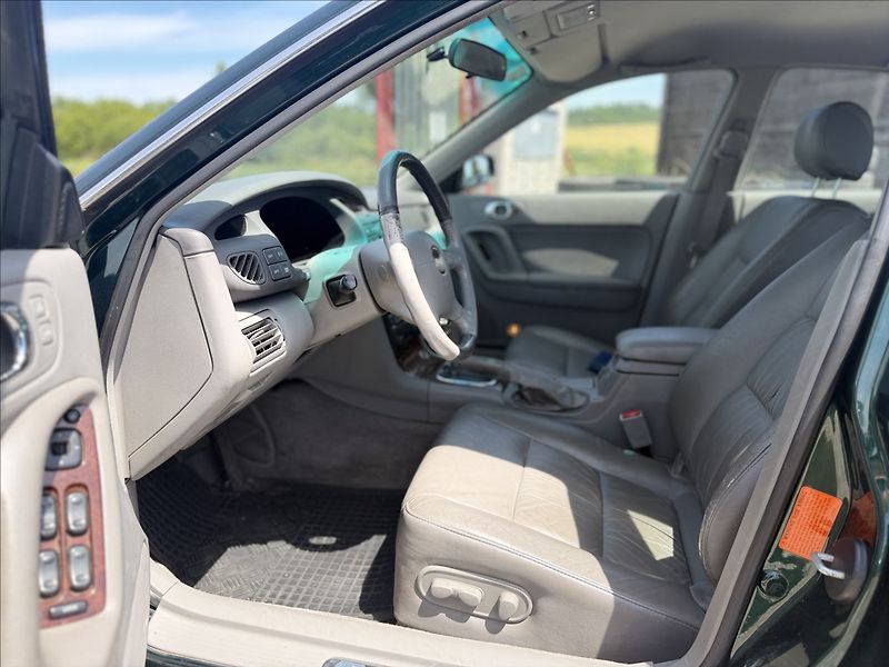 Mazda Xedos 2,5 V6 120kW automat - fotka 9 z 26