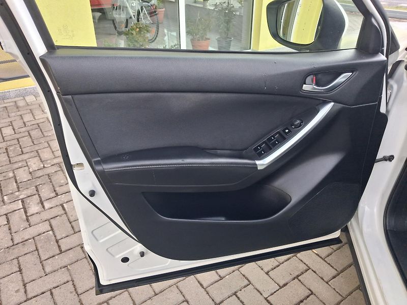Mazda CX-5 (2016) 2,2 SKYACTIV 4x4 NAVI SERVISKA - fotka 10 z 37
