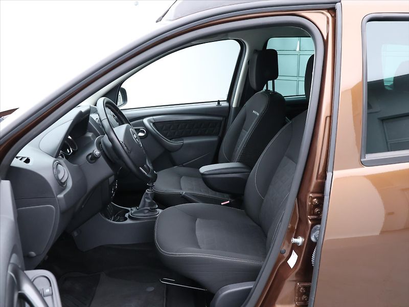 Dacia Duster 1,2 TCe 92kW Exception Klima - fotka 10 z 25