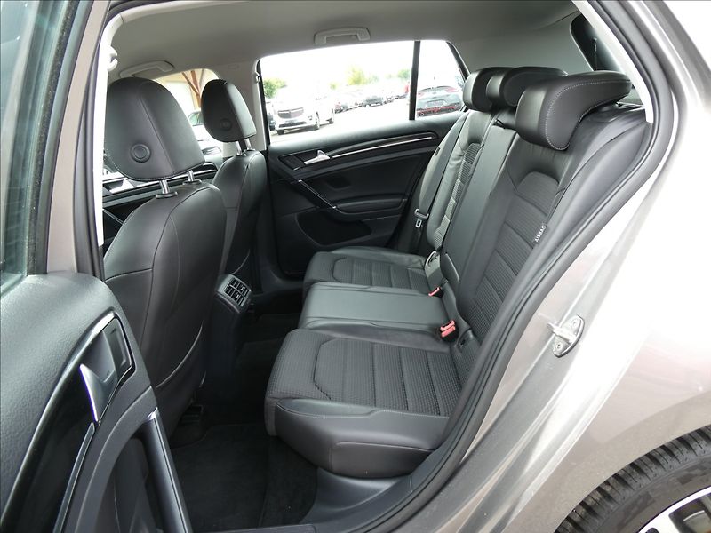 Volkswagen Golf 1,4 TSi 103kW DSG, webasto - fotka 22 z 42