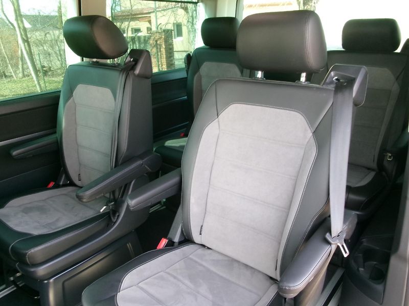Volkswagen Multivan (2020) 2,0TDI DSG NAVI AC BT  - fotka 14 z 40