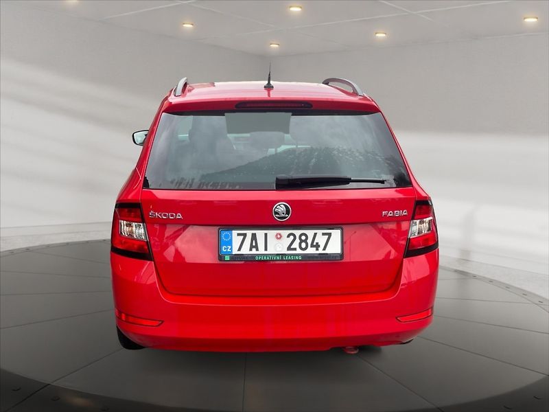 Škoda Fabia 1,0 TSI Ambition - fotka 5 z 11