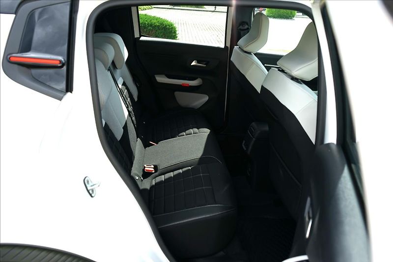 Citroën C3 (2026) 1,2 Hybrid 110k Automatic MAX - fotka 12 z 24