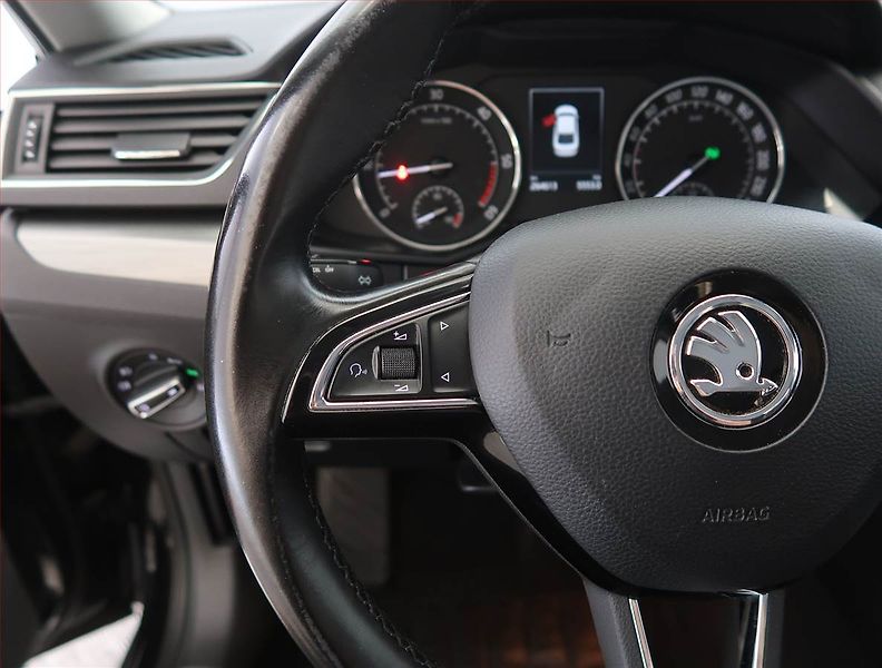 Škoda Superb (2015) Style 2.0 TDI, Automat, Kůže - fotka 20 z 27