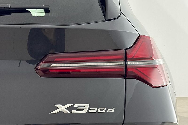 BMW X3 xDrive20d - fotka 4 z 22