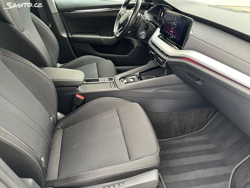 Škoda Octavia 2,0 TDI Sportline paket - fotka 16 z 43
