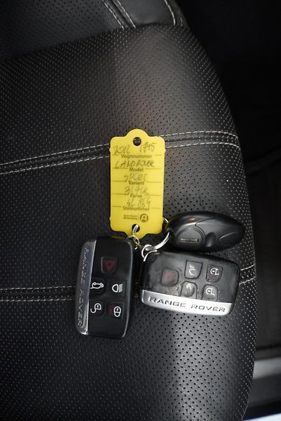 Land Rover Range Rover Sport 3,0D HSE AUTOMAT - fotka 31 z 36