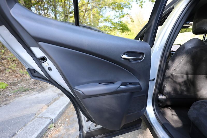 Lexus UX 300h 300H 2,0 HEV BUSINESS TECH - fotka 25 z 28