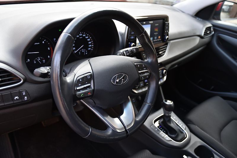 Hyundai i30 1.6 CRDi STYLE A/T,KAMERA,LED - fotka 10 z 48