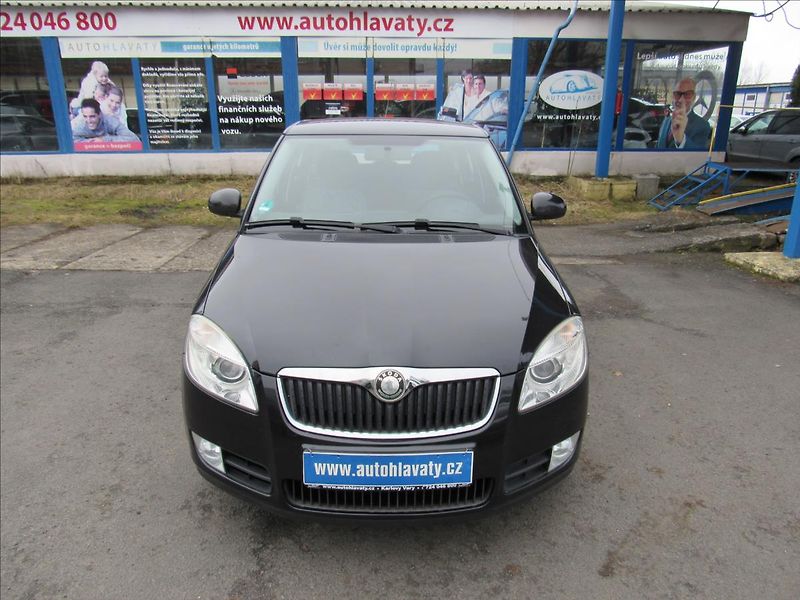 Škoda Fabia 1,4 16V 63kW Style Combi - fotka 2 z 26