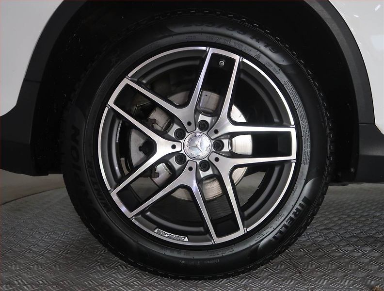 Mercedes-Benz GLC (2017) AMG line 350 d 4MATIC - fotka 13 z 21