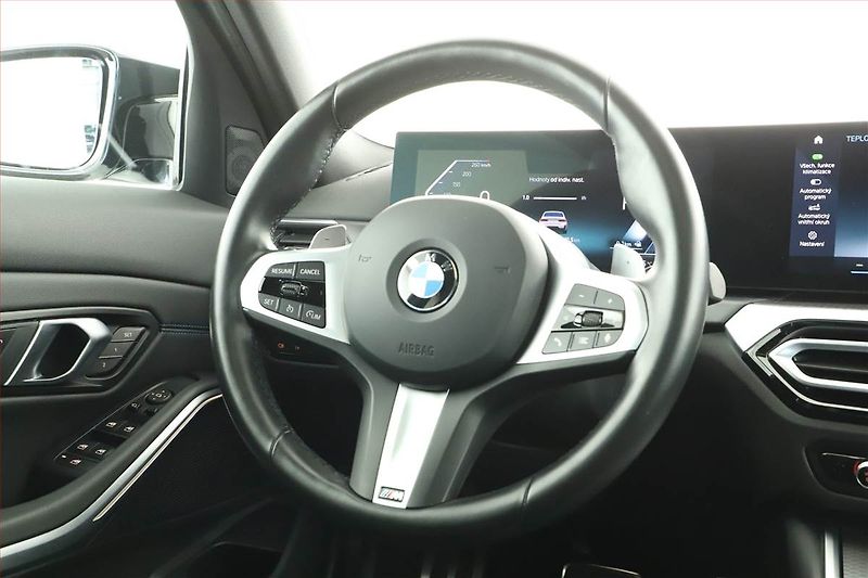 BMW Řada 3 (2024) M340 d xDrive - fotka 8 z 20