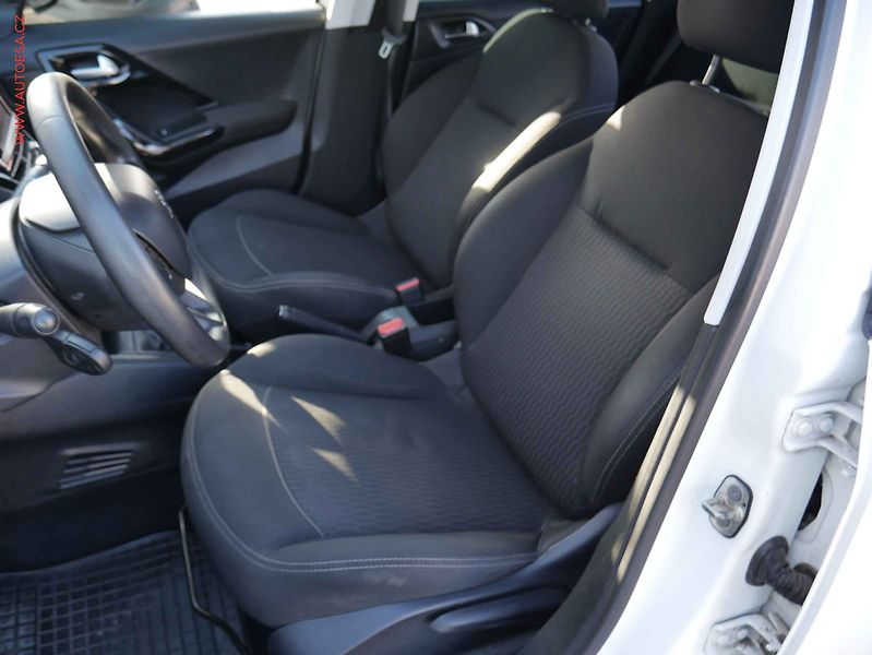 Peugeot 208 (2016) 1.6HDi, 2.maj, AC - fotka 9 z 15