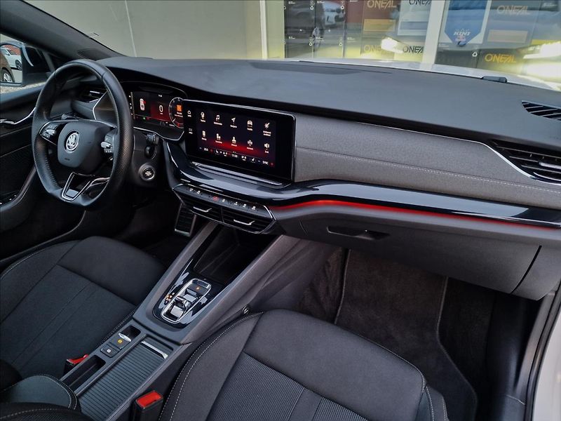 Škoda Octavia 2.0 TDI DSG Style Sport,1.Maj - fotka 13 z 49