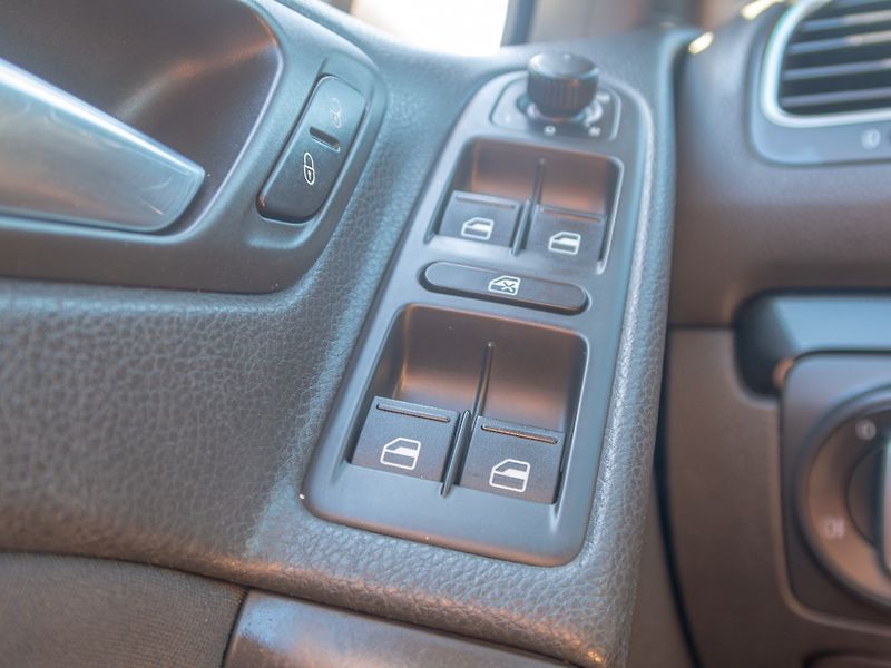 Volkswagen Golf (2009) 1.4i 59KW – PO ROZVODECH - fotka 25 z 44